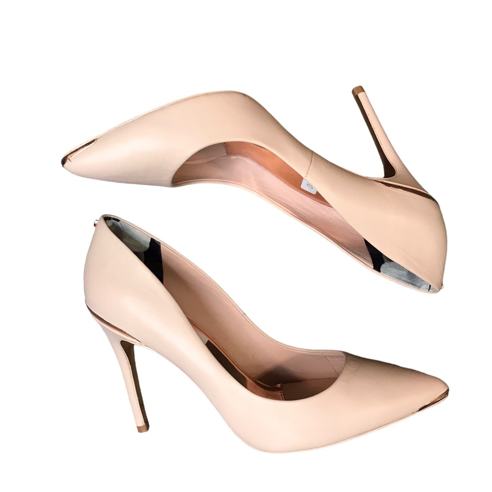 Brand: ted baker, size 10, rose, pumps